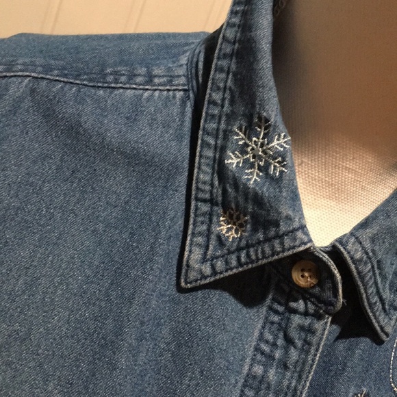 Basic Addition blue Jean button down. Size large - Picture 3 of 9